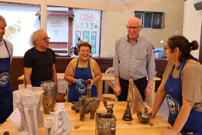 Başkan Kurt Festival Alanında Sanatçıları Yalnız Bırakmadı