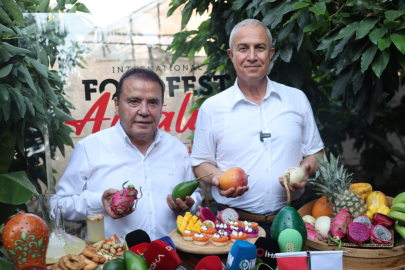 Başkan Böcek'ten Avokado ve Mango Hasadı