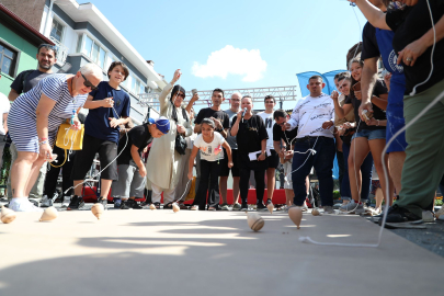 Festivalde Düzenlenen Topaç Çevirme Etkinliğine Büyük İlgi