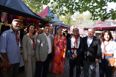 Başkan Ünlüce Karadeniz Rüzgarı Yayla Şenliği'ni Gezdi