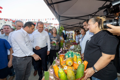 Başkan Seçer Tropikal Meyve Şenliği’ne Katıldı