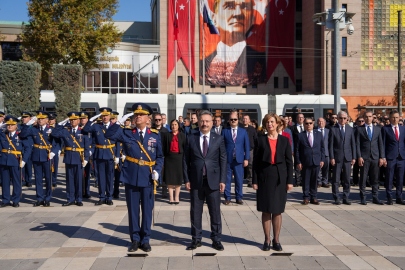 29 Ekim Cumhuriyet Bayramı Çelenk Sunma Töreniyle Başladı