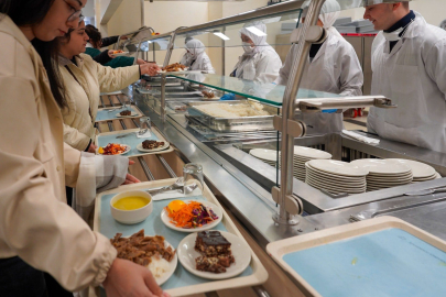 Anadolu Üniversitesi'nden Öğrencilere Ücretsiz Yemek Bursu