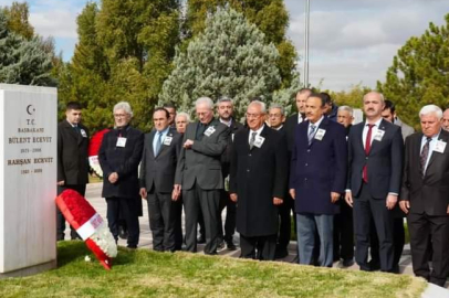 Başkan Çorum Bülent Ecevit'i Kabri Başında Andı