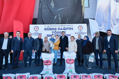 Denizli Büyükşehir Gübre Dağıtımına Başladı