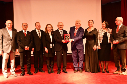 Prof. Dr. Yılmaz Büyükerşen'e Hollanda’dan Onur Ödülü