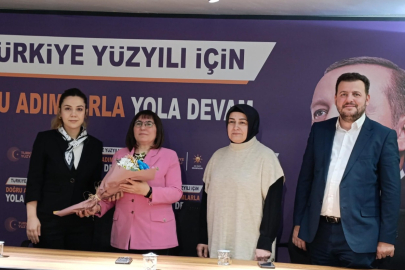 AK Parti Odunpazarı İlçe Kadın Kolları'nda Bayrak Değişimi