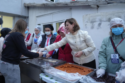 Büyükşehir'in İftar Sofrası Mihalgazi'de Kuruldu